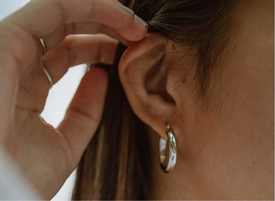 Orelhas Vermelhas e Quentes: O Que Seu Corpo Está Tentando Te Dizer